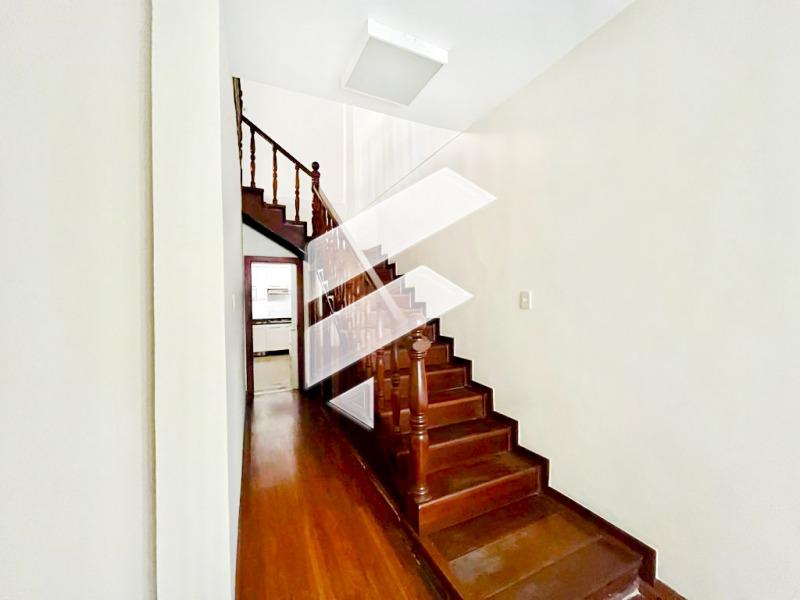 Casa Duplex com 4qts e 1 suíte Maravilhosa no Centro de Vila Velha /E.S - França Consultoria Imobiliária