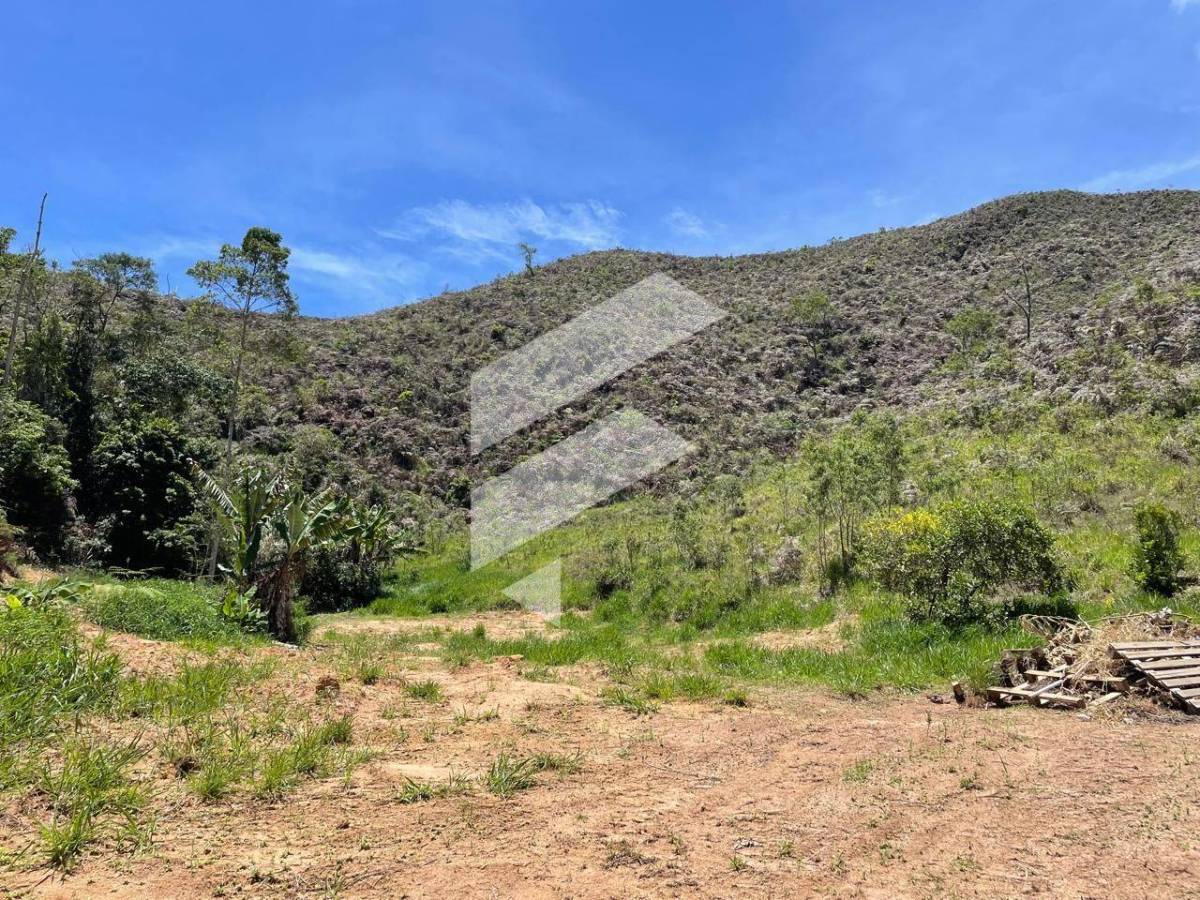 Sítio com 63.000m² em Castelinho próximo de Pedra Azul - França Consultoria Imobiliária