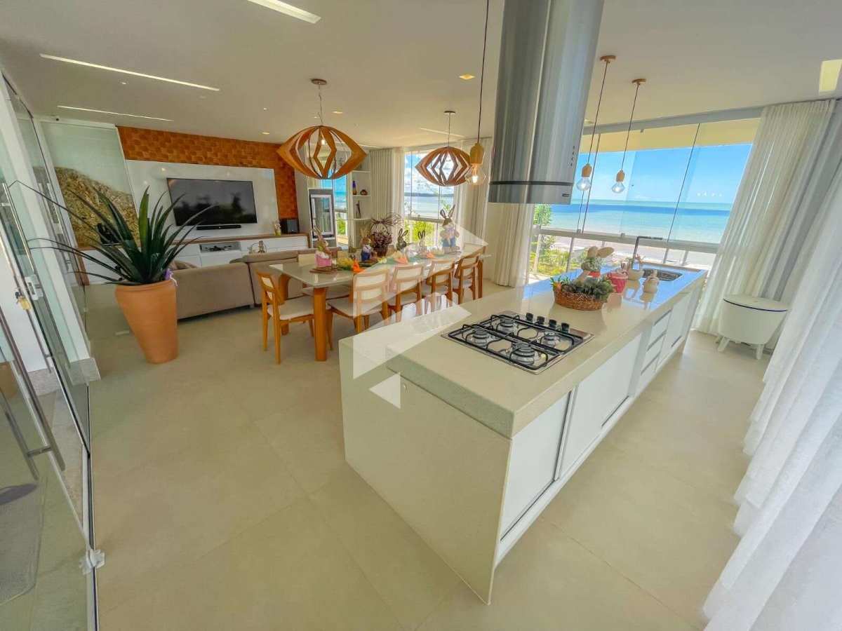 Vende-se Casa com 440m², 4 qts com 1 suíte closet em Nova Almeida/E.S - França Consultoria Imobiliária