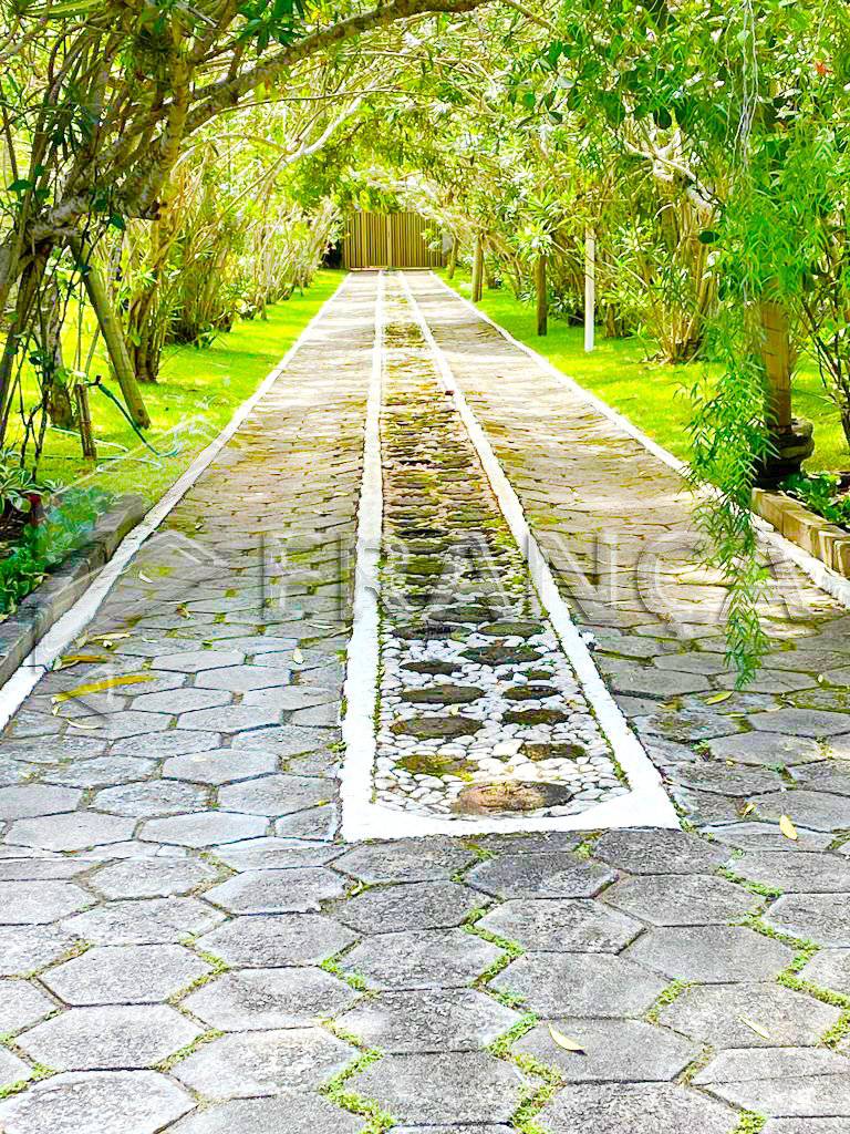 Vende-se Sítio com 6000 m², 5qts sendo 3 suítes em Aracruz/E.S - França Consultoria Imobiliária